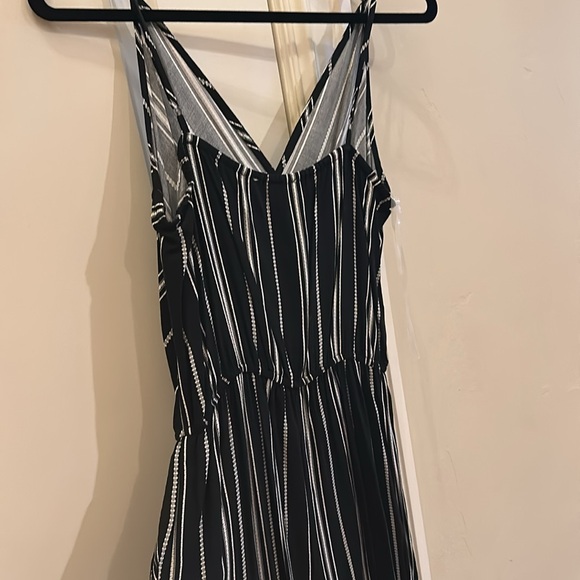 Becaal Black and White striped Jumpsuit Romper Size Large.  Pockets - Picture 5 of 5